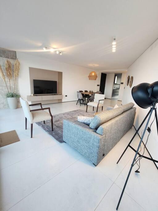 Xxx Apartment Posadas Bagian luar foto