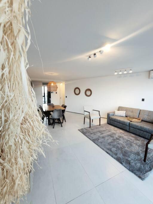 Xxx Apartment Posadas Bagian luar foto