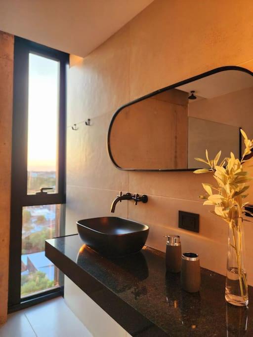 Xxx Apartment Posadas Bagian luar foto